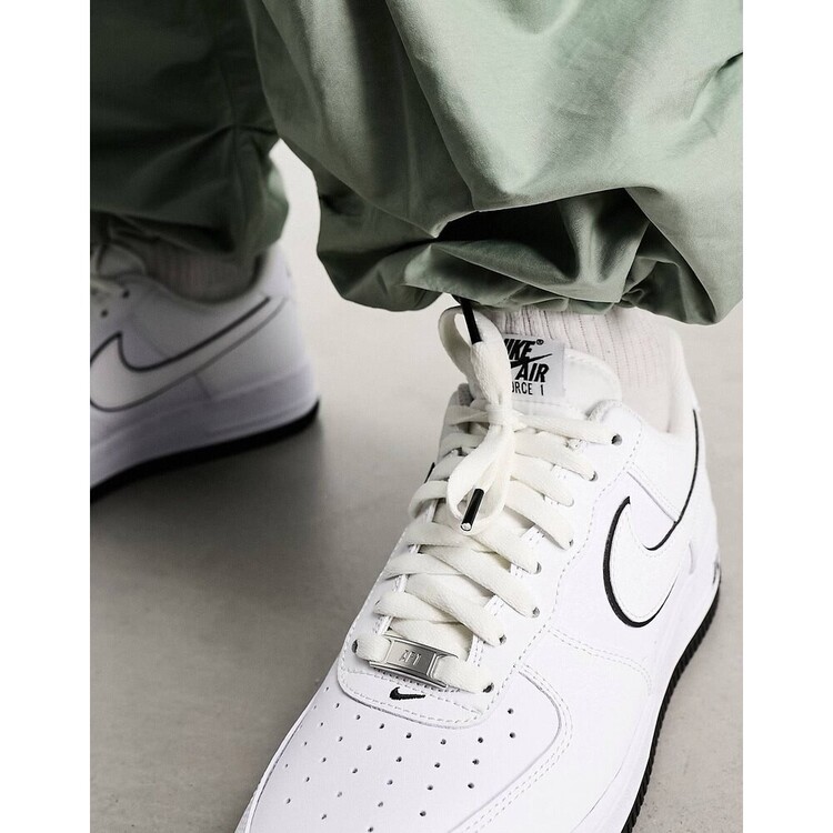 Air Force 1 '07 Low White Black Outline Swoosh