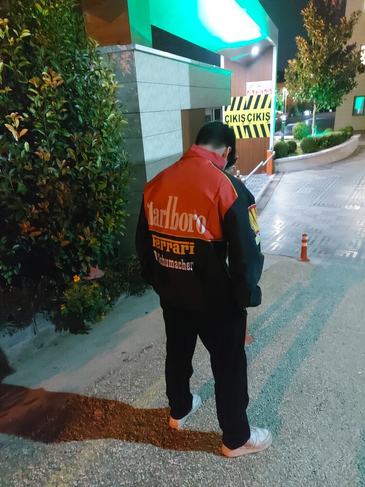 Ferrari Yağmurluk
