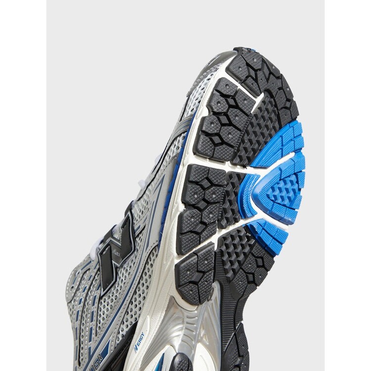 New Balance 1906R Silver Metallic
