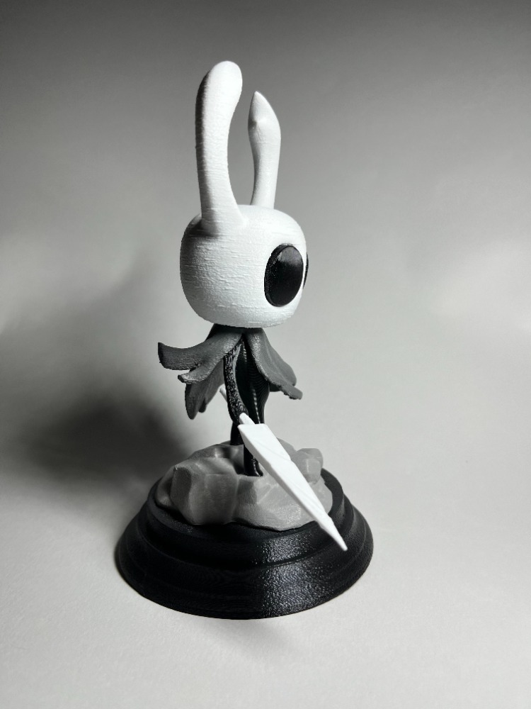 Hollow Knight Figür