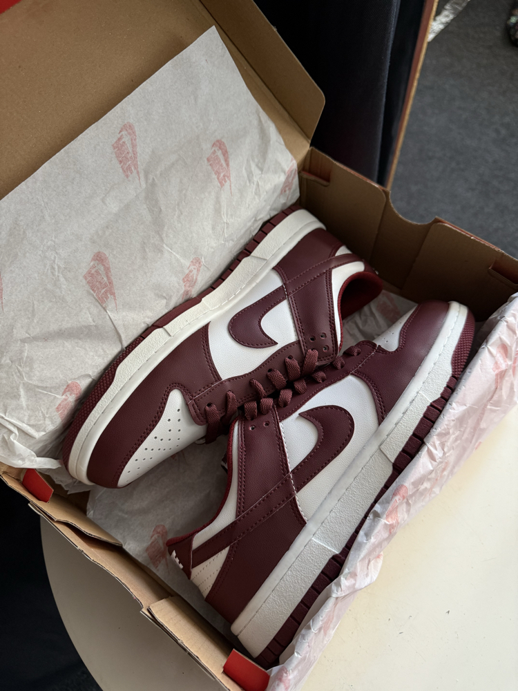 Nike Dunk Low Bordeaux 