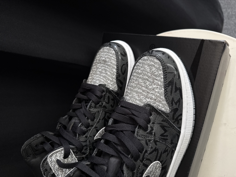 Nike Air Jordan 1 Retro High OG Rebellionaire