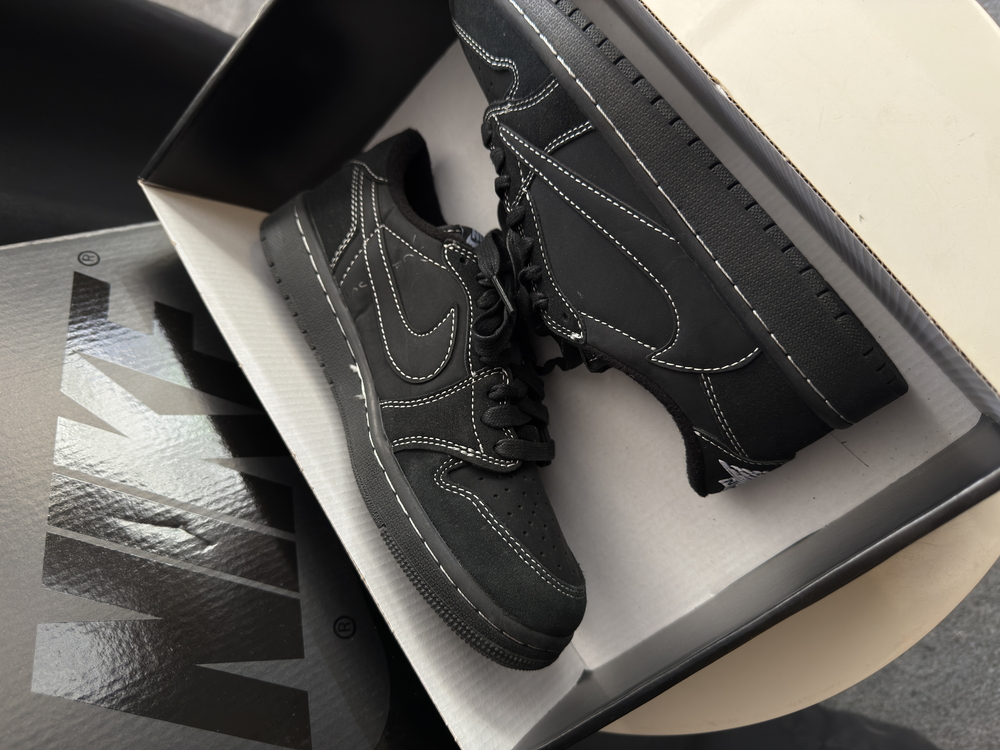 Travis Scott x Air Jordan 1 Low “Black/Phantom”
