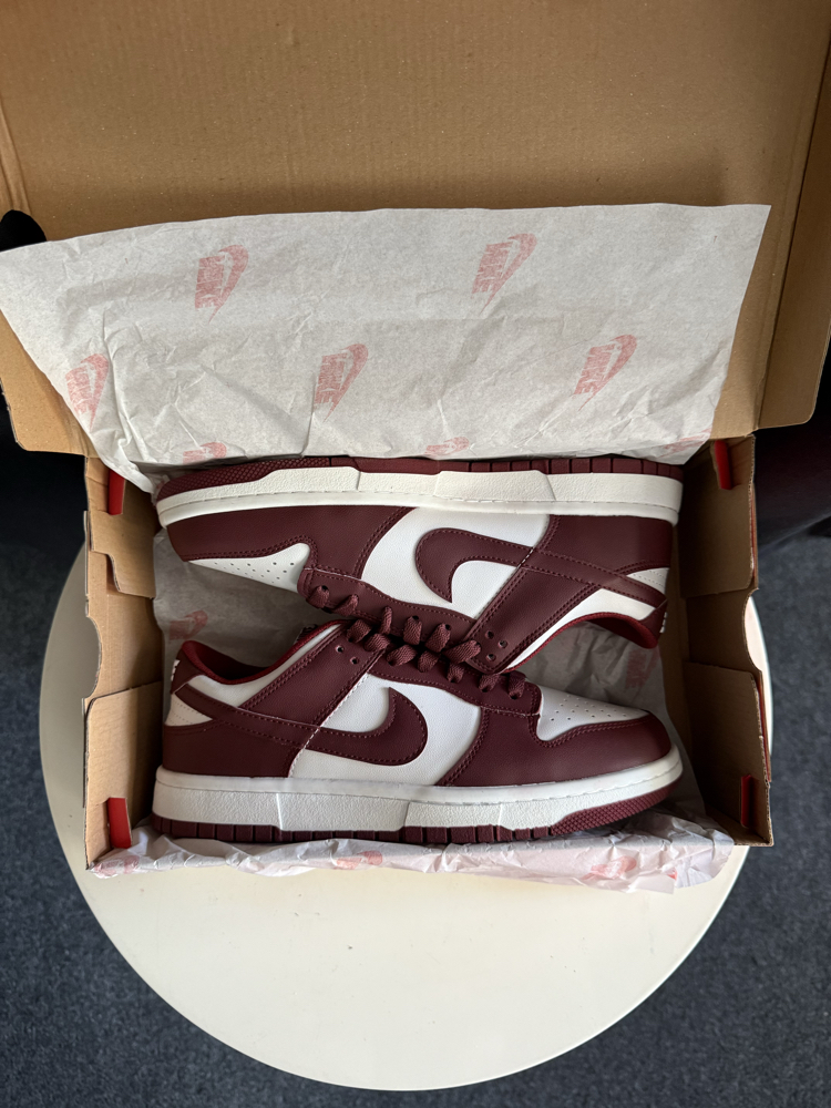 Nike Dunk Low Bordeaux 