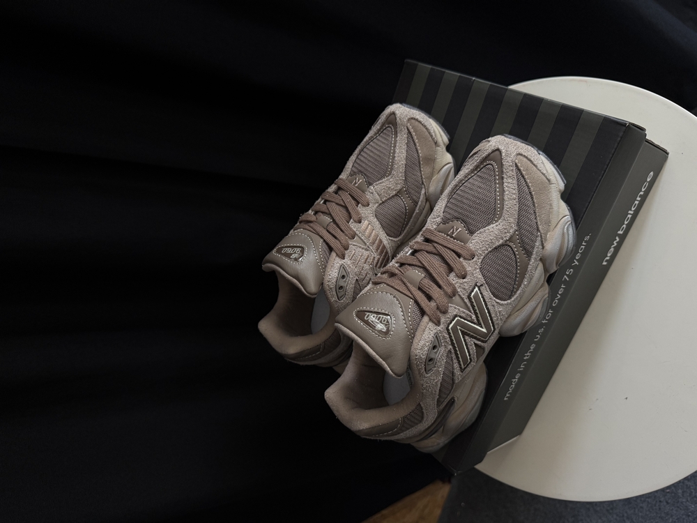 New Balance 9060 Mushroom