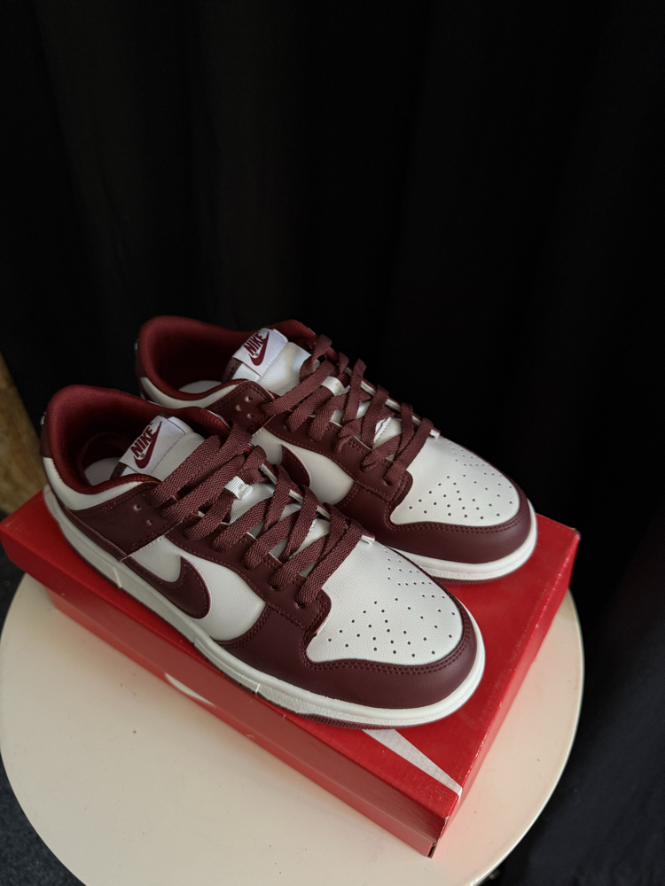 Nike Dunk Low Bordeaux 