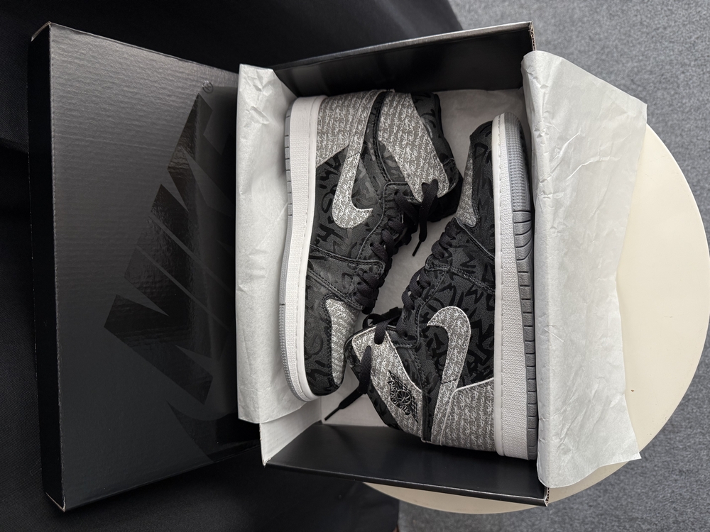 Nike Air Jordan 1 Retro High OG Rebellionaire