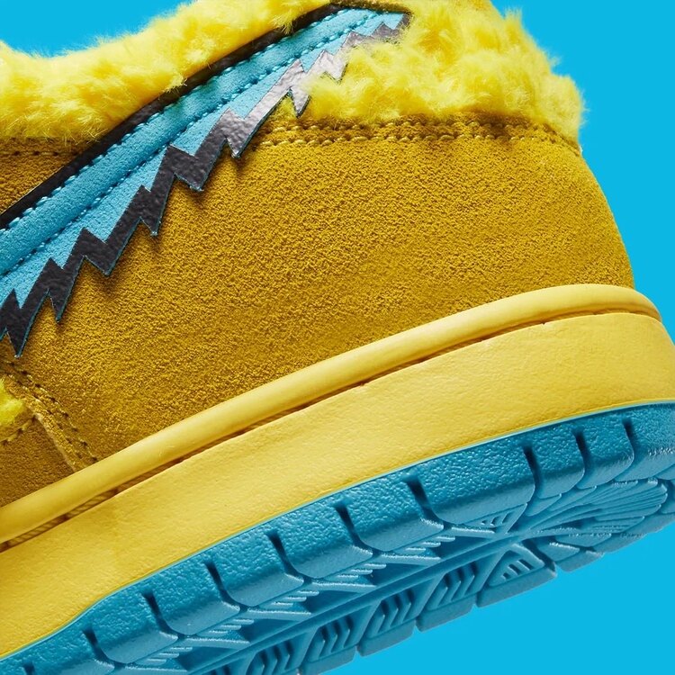 Grateful Dead x Nike SB Dunk Low “Yellow” 