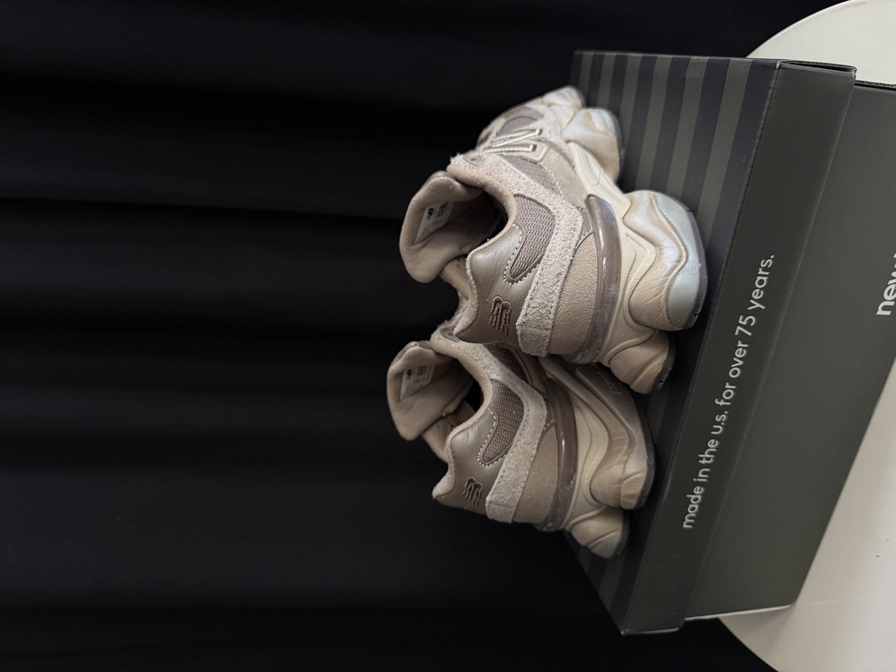 New Balance 9060 Mushroom