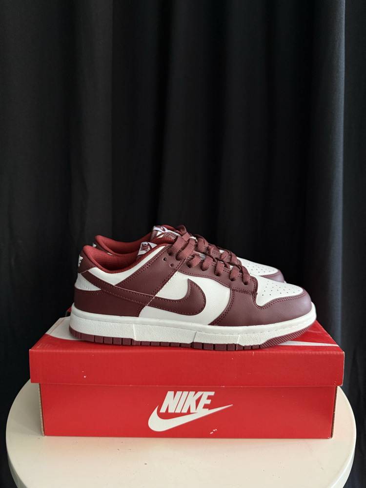 Nike Dunk Low Bordeaux 