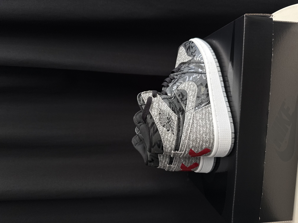 Nike Air Jordan 1 Retro High OG Rebellionaire