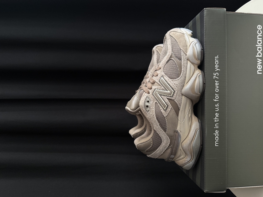 New Balance 9060 Mushroom