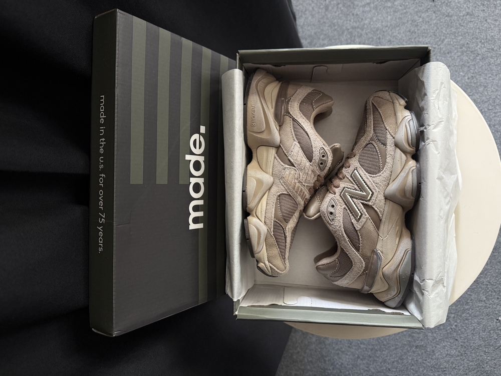 New Balance 9060 Mushroom