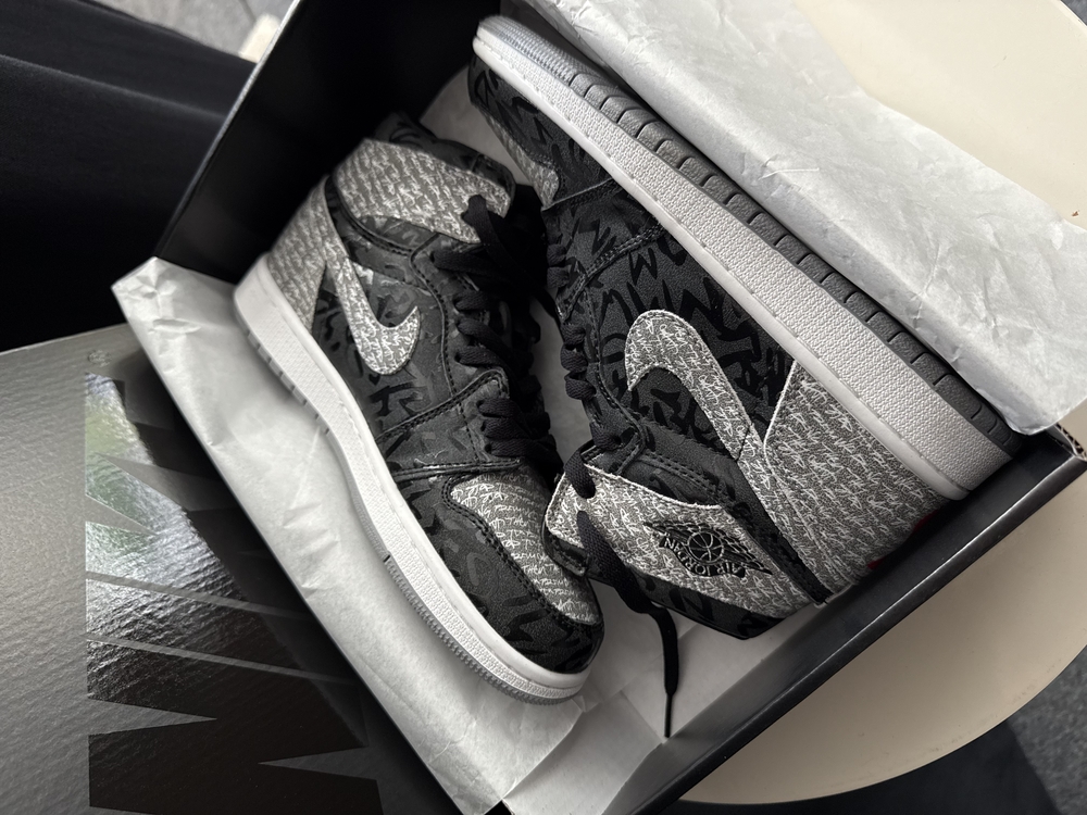 Nike Air Jordan 1 Retro High OG Rebellionaire