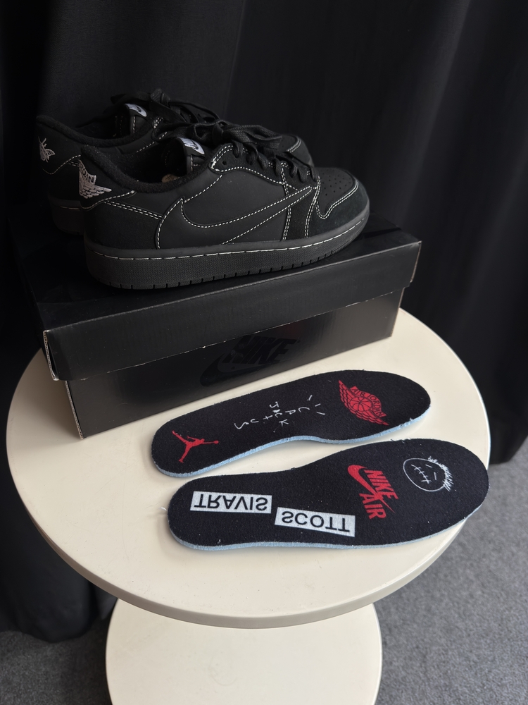 Travis Scott x Air Jordan 1 Low “Black/Phantom”