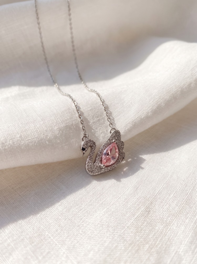 Pembe Taşlı Kuğu Kolye