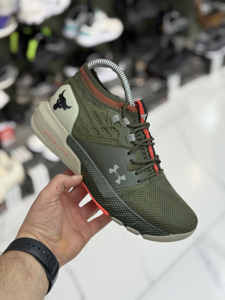 UNDER ARMOUR
