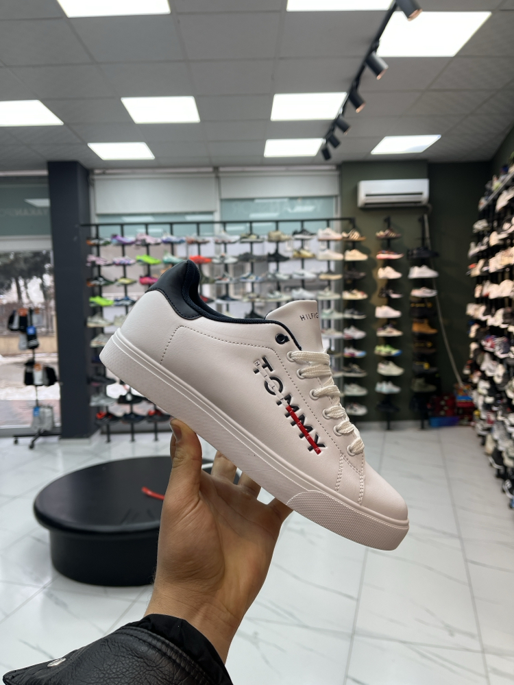 TOMMY HILFIGER