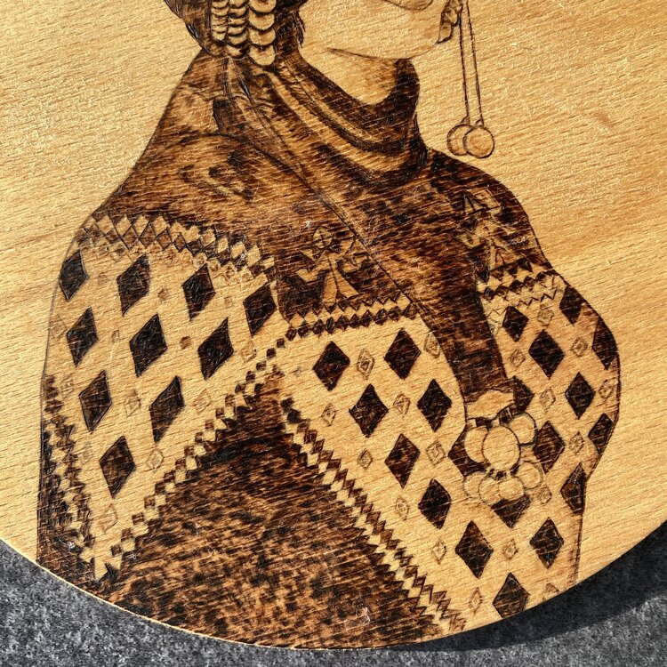 Folklorik Kadın