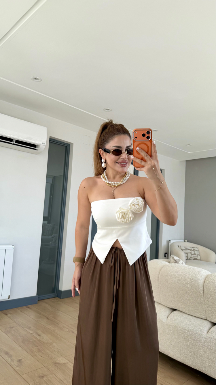 Gül detaylı bluz