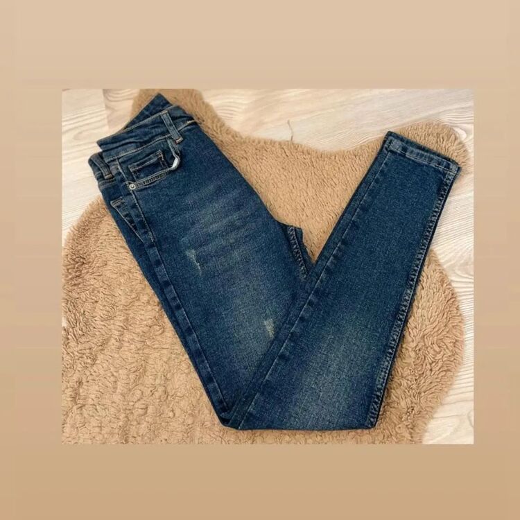 TOPARLAYICI EKSTRA YÜKSEK BEL JEANS