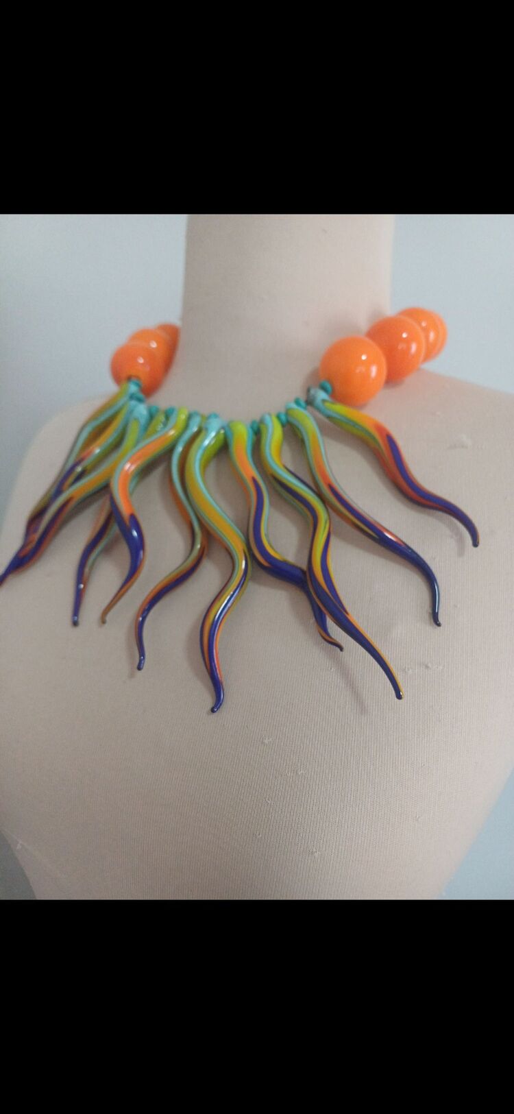 Orange kolye