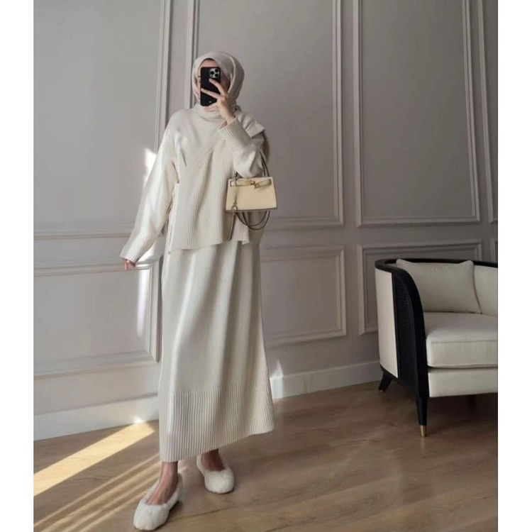 Beyaz Asimetrik Yelekli İkili Elbise 135 cm