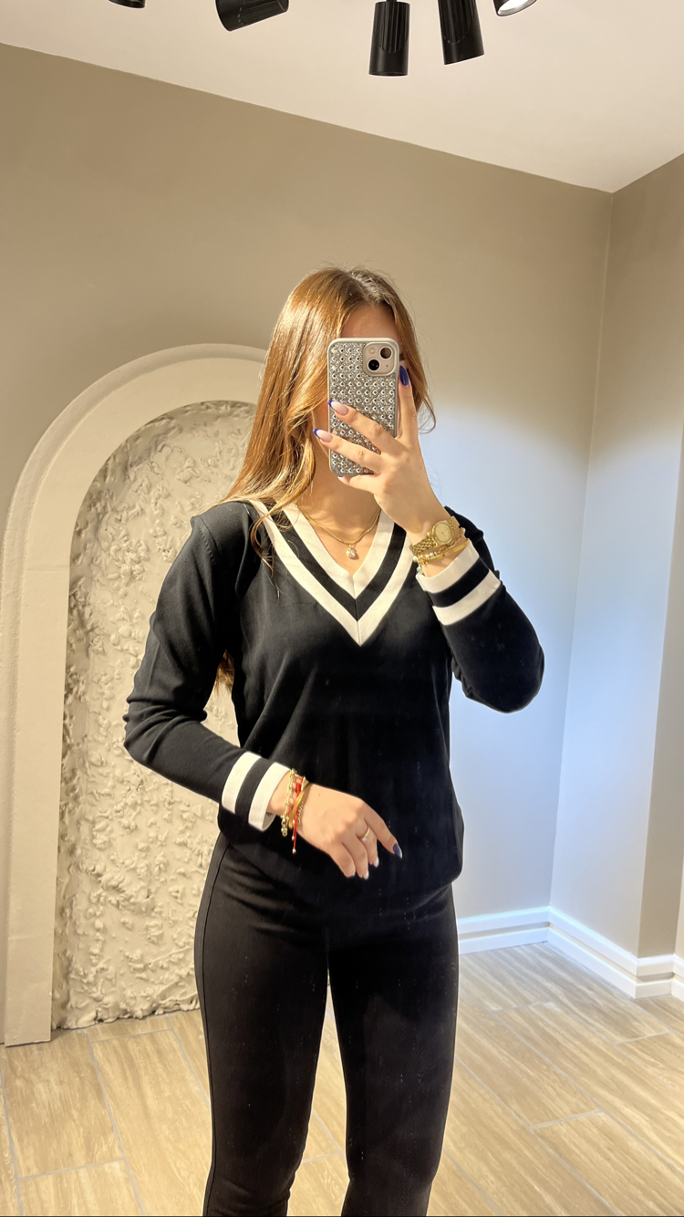Yaka Detaylı Triko Bluz Siyah