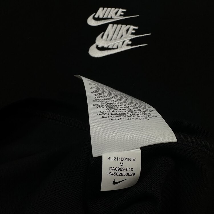 Nike Sportswear World Tour Tshirt [DA0989-010]