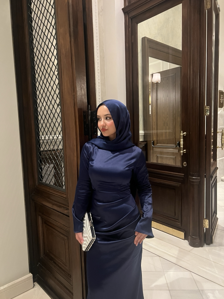 Swan Dress Lacivert Rengi
