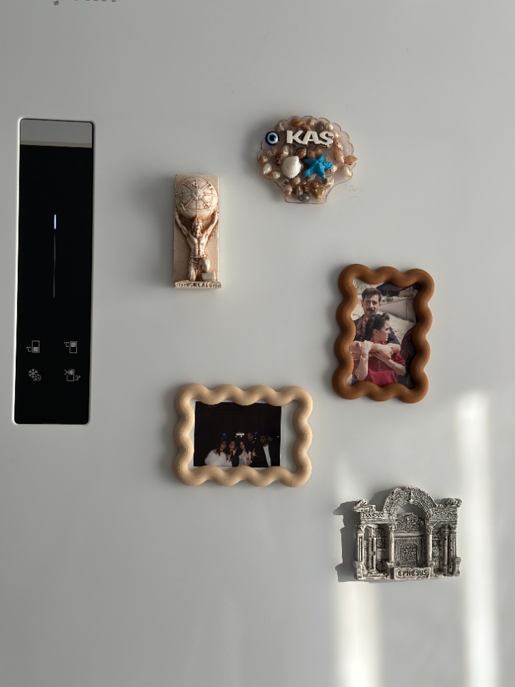 Dalgalı Tasarım Dekoratif Magnet Fotoğraf Çerçevesi