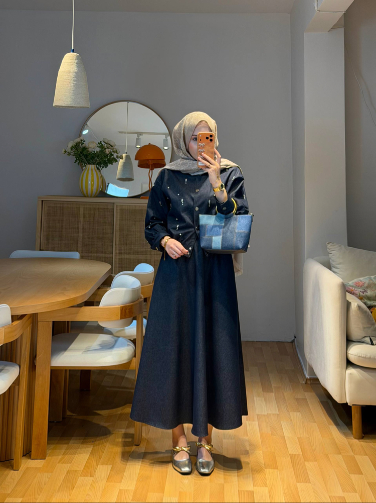 Taş Detaylı Lacivert Takım
