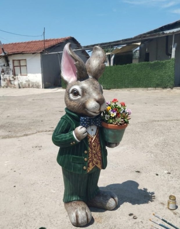 Büyük boy çiçekli Tavşan