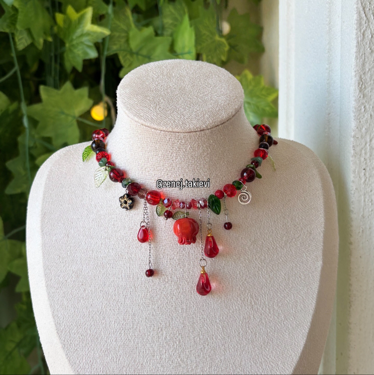 Nar Bahçesi Choker Kolye