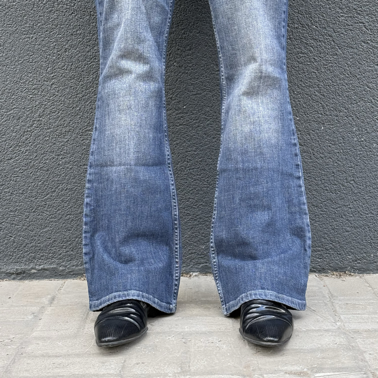 Bootcut Wing Design Flared Jeans Vintage Wash •