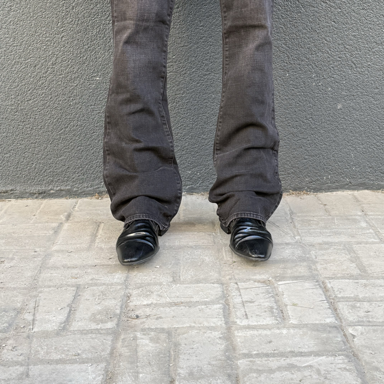 Bootcut Front Patch Pocket Flare Jeans Faded Black •
