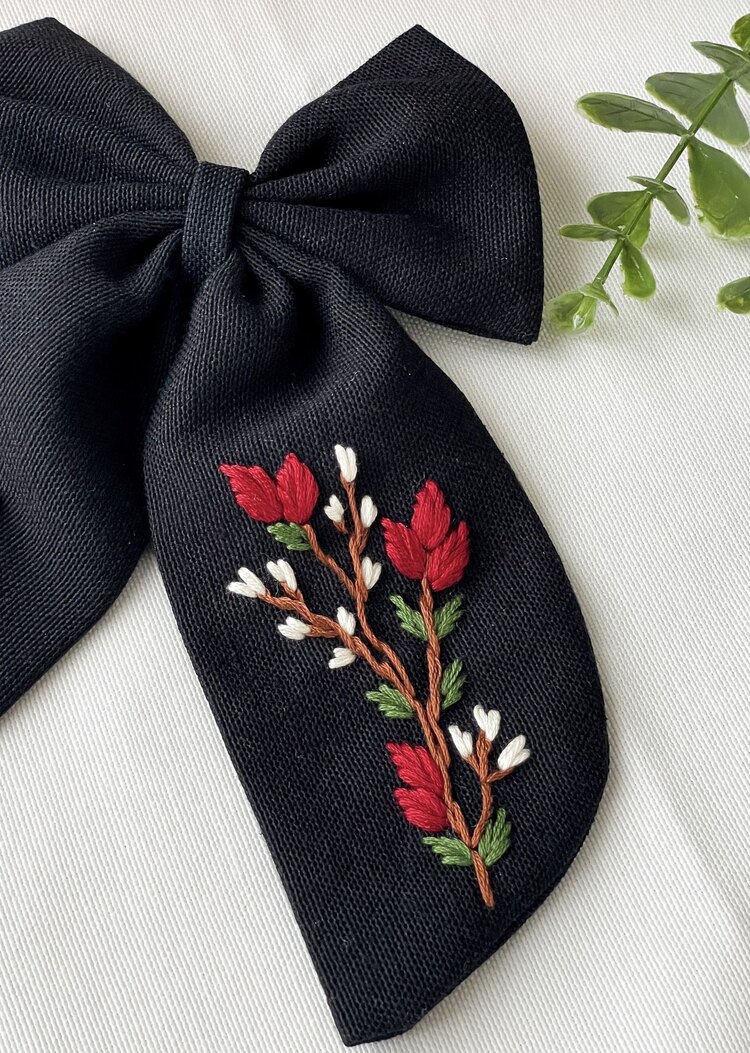 Bordo çiçek dalı