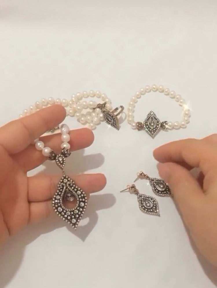 Gerçek inci set