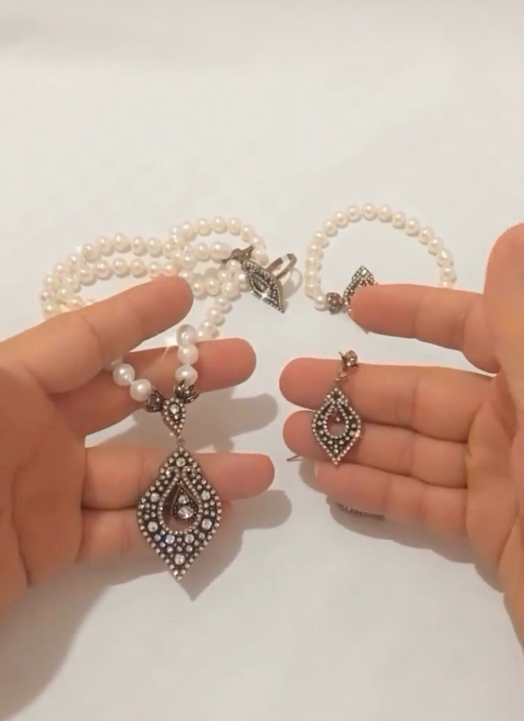 Gerçek inci set