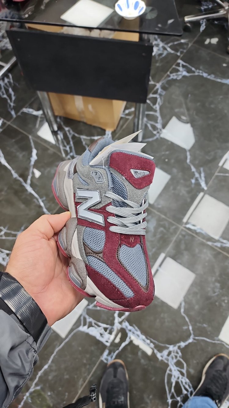 New Balance 9060 Bordo