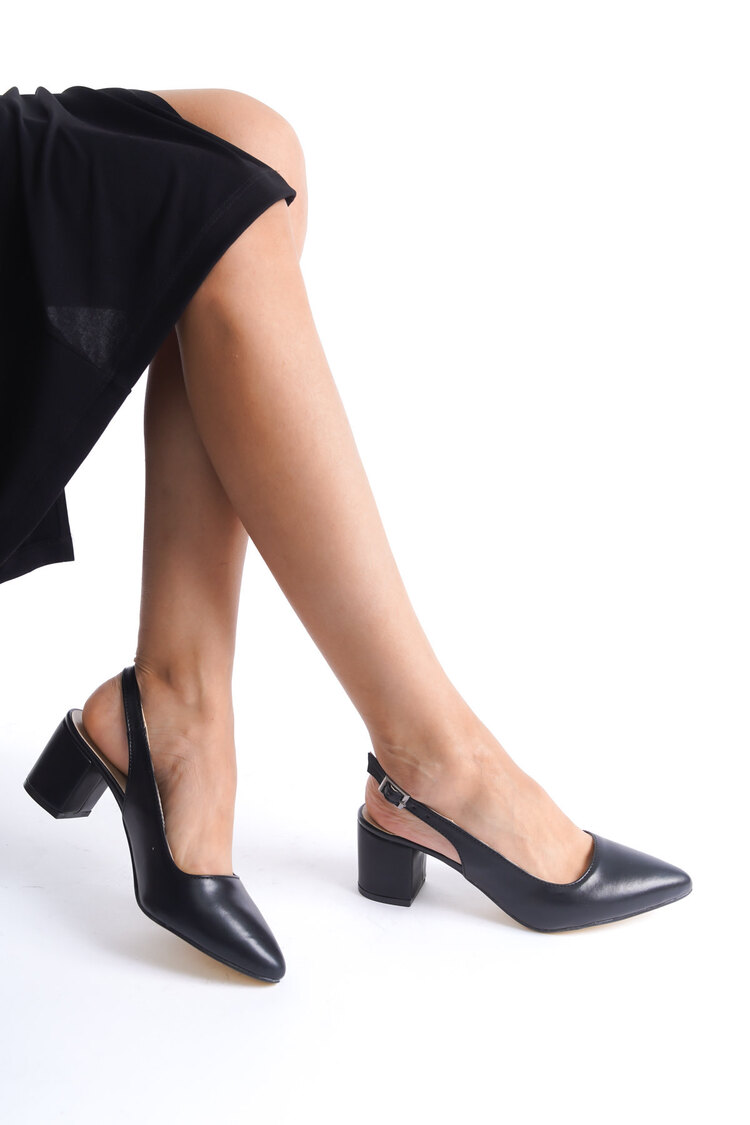 Siyah Arkası Açık Orta Topuklu Stiletto