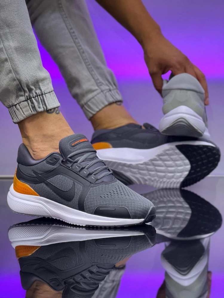 Nike Air Zoom Vomero 16 Erkek Koşu Ayakkabısı Gri