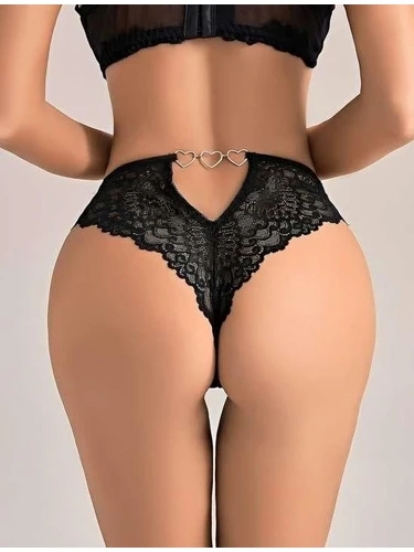 Siyah dantelli iç çamaşırı