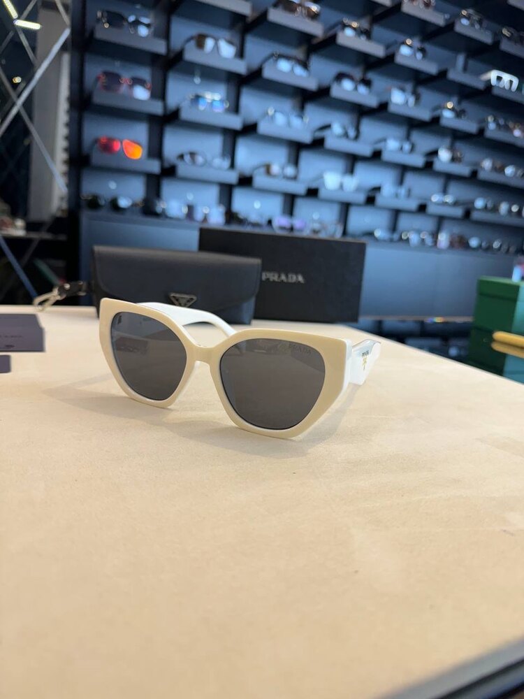 prada ithal gözlük