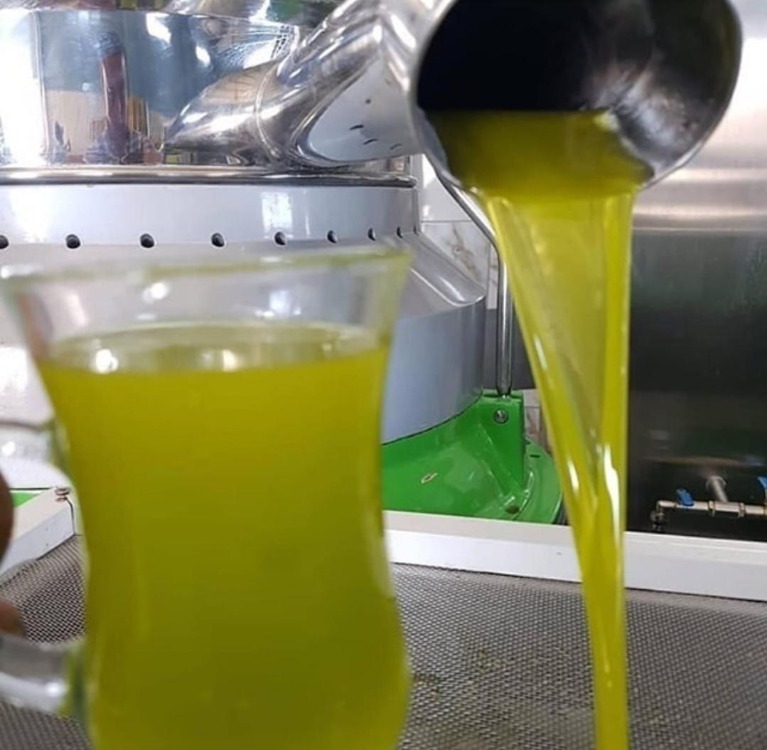 100% DOĞAL SOGUK SIKIM ZEYTİNYAĞ BAYINDIR MENŞEİLİ 5 LİTRE*