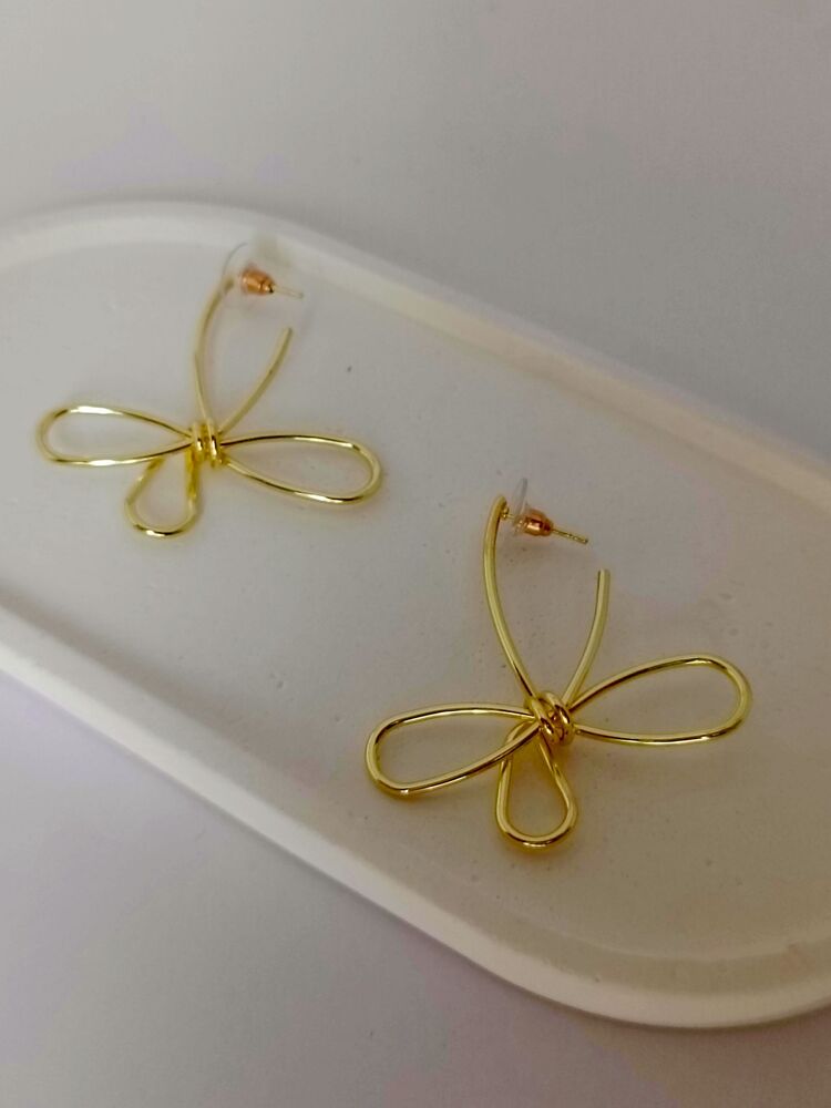 Gold Fiyonk Büyük Küpe