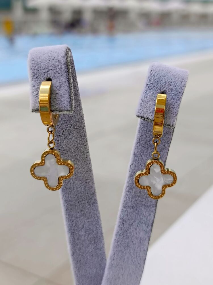 Van Cleef Model Gold Detaylı Beyaz Sedef Yonca Küpe