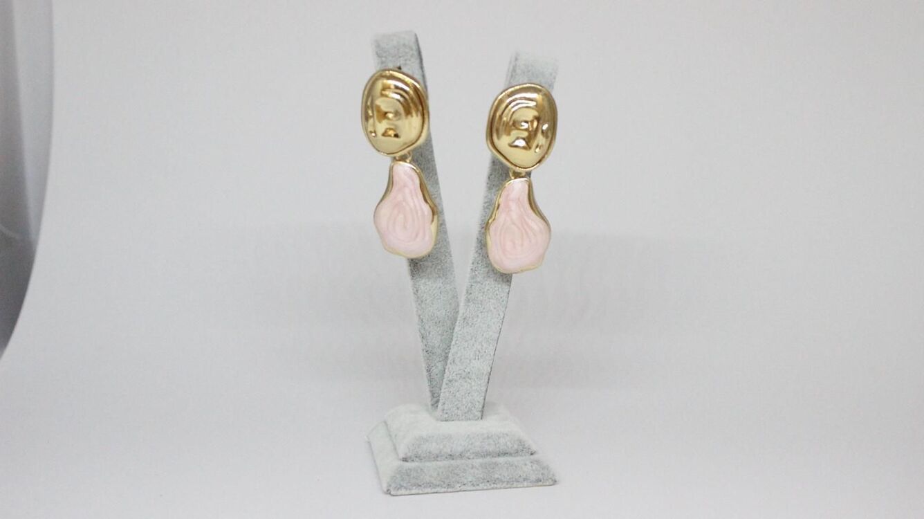 Gold Detaylı Pudra Pembe Damla Küpe