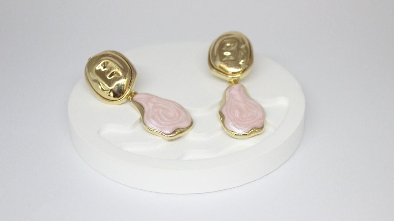 Gold Detaylı Pudra Pembe Damla Küpe