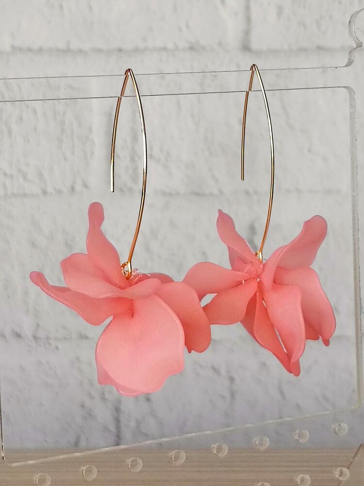 Pembe Büyük Çiçek Küpe